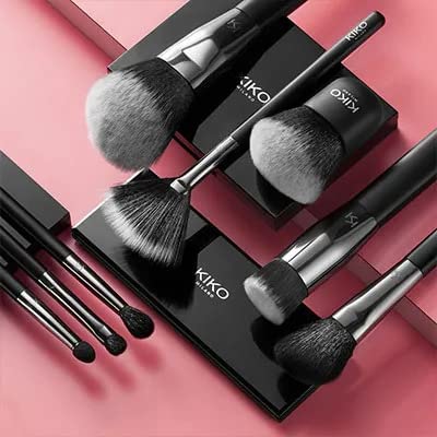 KIKO Milano Eyes 62 Slanted Eyeliner Brush | Slanted Brush With Synthetic Fibers For Applying Eyeliners - Image 4