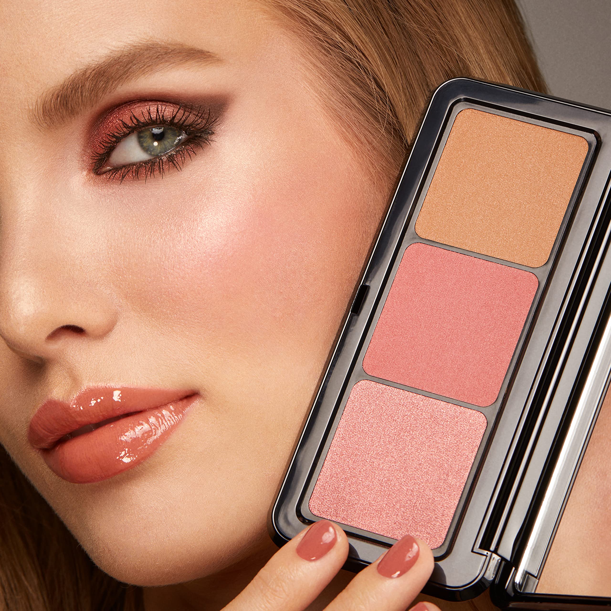 KIKO Milano Multi Finish Trio Blush & Bronzer Palette | 1 Bronzer And 2 Blushes In Matte And Metallic Finishes - Image 3